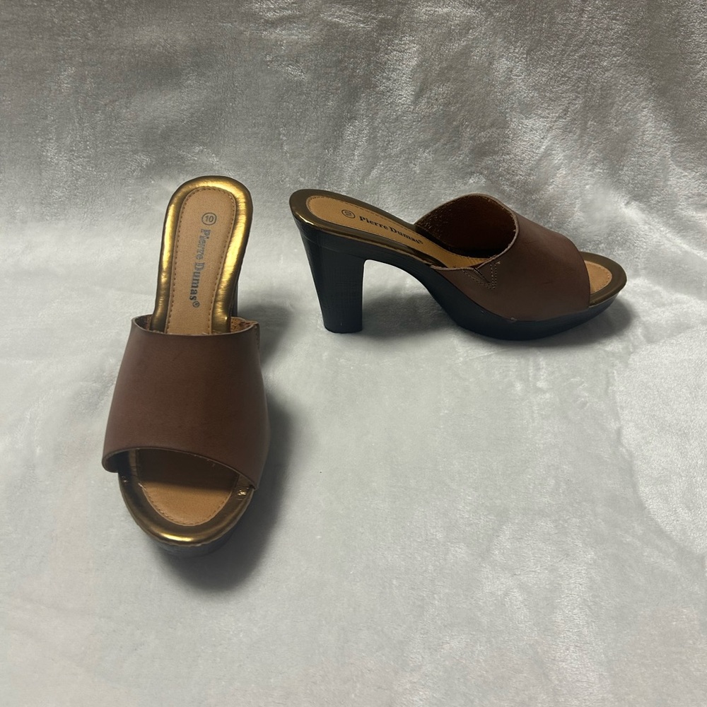 Women’s Pierre Dumas brown light weight open toe platform block heels size 10